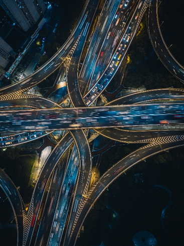 cruce de carreteras visto desde arriba